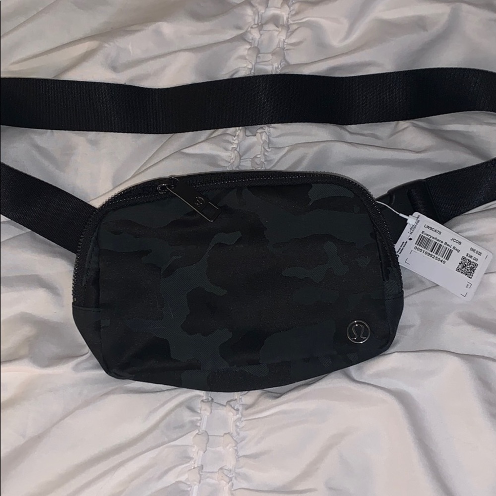Lululemon fanny pack